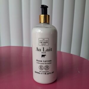 Scottish Fine Soaps Au Lait Noir Hand Lotion 16.9 oz Musk Sandalwood Milk Pump